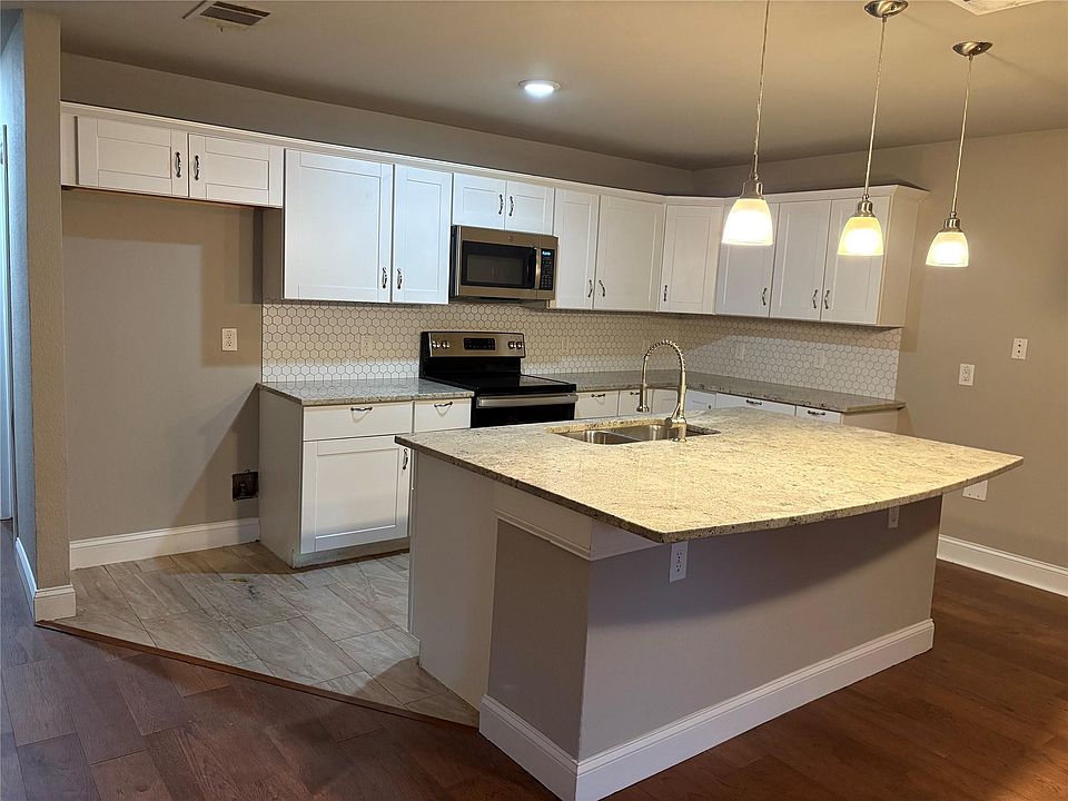 1st image of 535 Woodbine Ave
