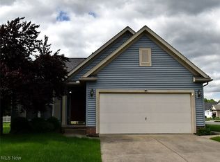 209 Potters Cir, Girard, OH 44420