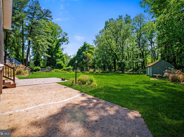 385 N Shore Rd, Pasadena, MD 21122