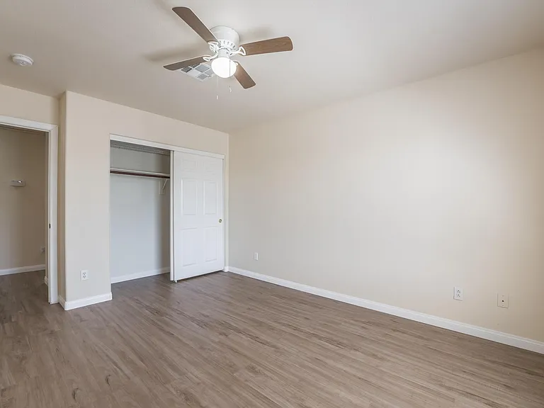 4828 Whisper Lake Ave — Photo 13
