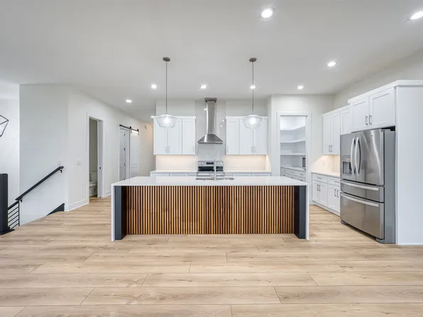 855 NW Frescott Cir, Waukee, IA 50263