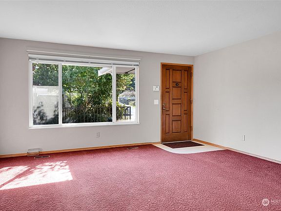4th image of 5407 88th Street NE
