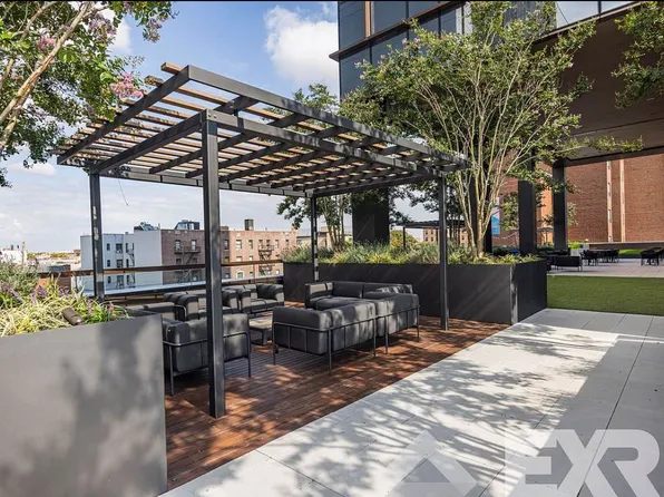 2230 Cropsey Avenue image 7 of 59