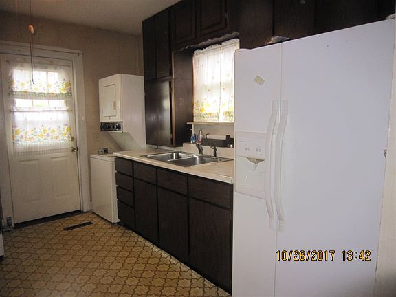 4th image of 251 30th Ave