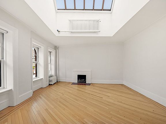 4th image of 104 Bedford St APT 6E