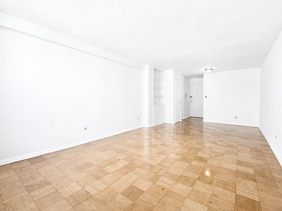 5th image of 240 E 35th St APT 10D