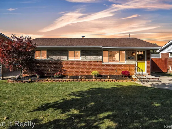14220 Navarre St, Gibraltar, MI 48173