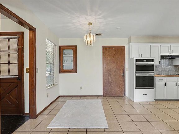 3rd image of 8313 NW 19th St