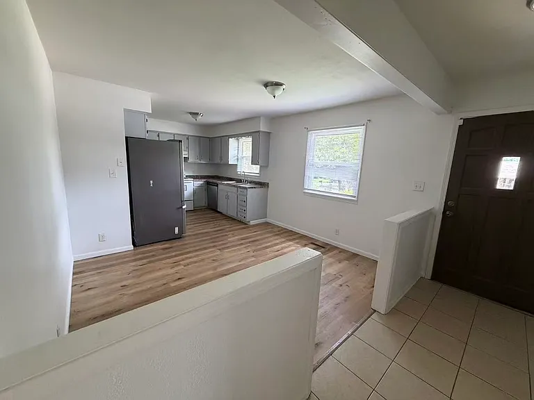 1239 E Carleton St — Photo 6