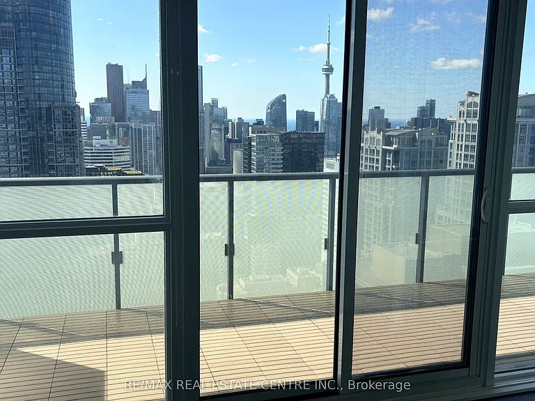 15 Grenville St #4710 — Photo 8