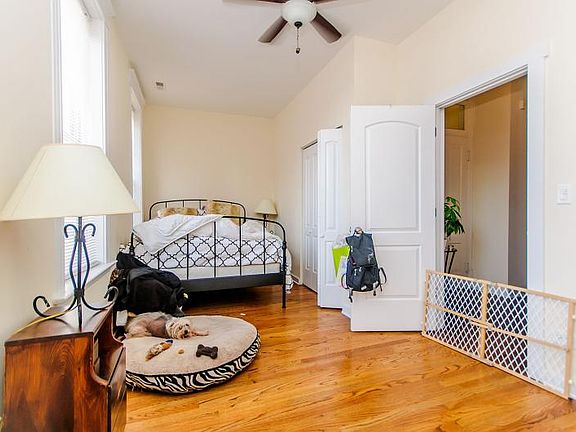 4th image of 1827 N Hermitage Ave APT 2f