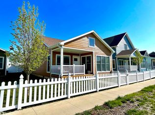 3 Garden Cottage Ln, Grinnell, IA 50112