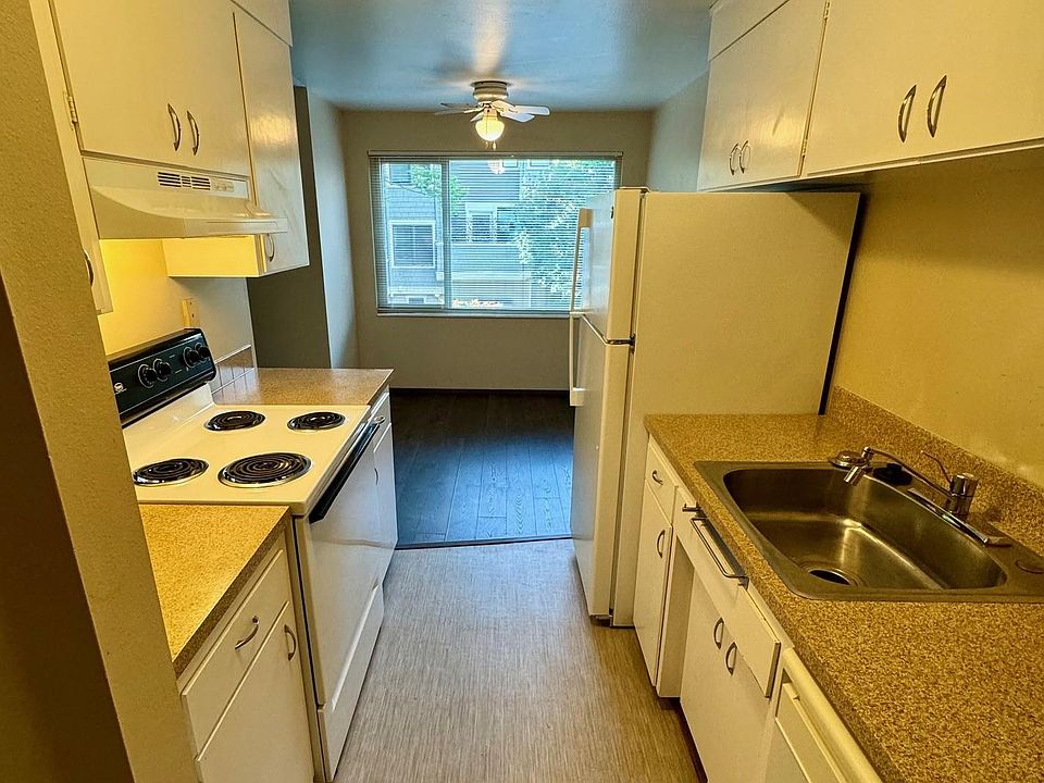 1st image of 1115 6th Ave N APT 101