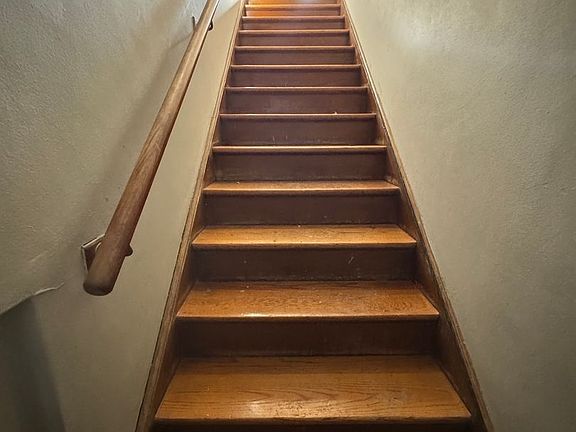 4th image of 17-31 Flanders Ln #23