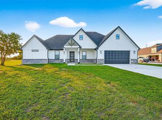 661 Angus Trl, Angleton, TX 77515