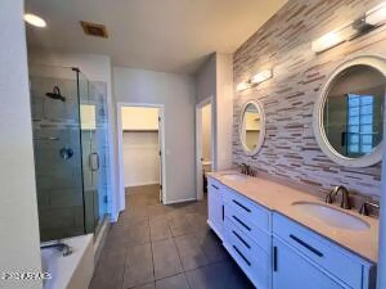 2821 E Tyson St — Photo 15
