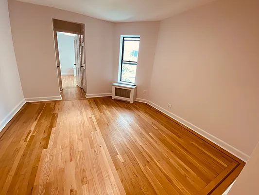 Rented by Metropolis Real Estate of Manhattan | media 11