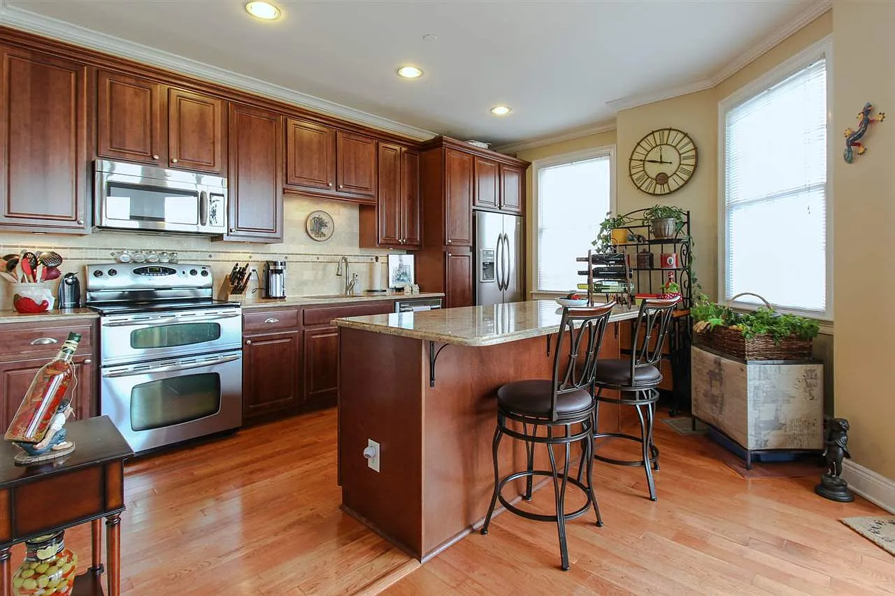 205 Shearwater Ct W APT 31 photo 1