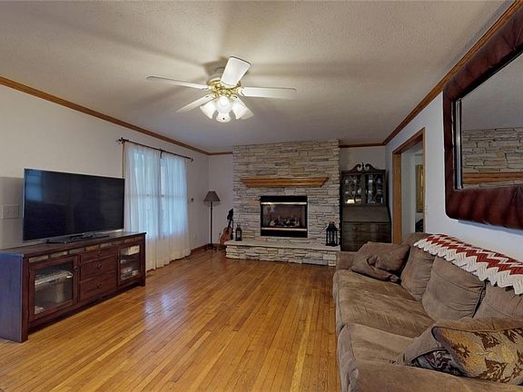5th image of 38 Paw Paw Lake Dr