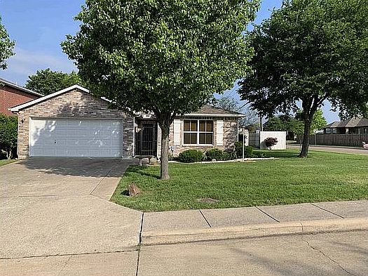 1st image of 105 Southwood Dr