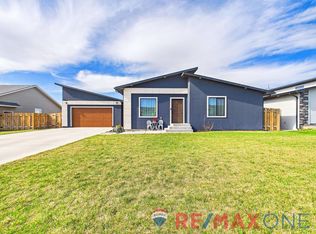 4123 Hawthorne Way, Garden City, KS 67846