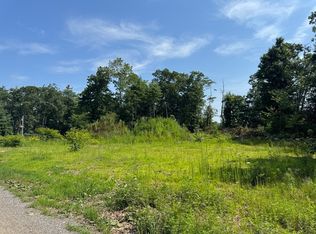 91 Snow St, Hanson, MA 02341