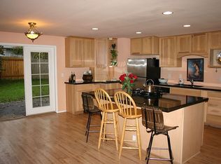 10908 156th Ct NE, Redmond, WA 98052