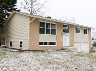 2705 Pershing Ct, Woodridge, IL 60517