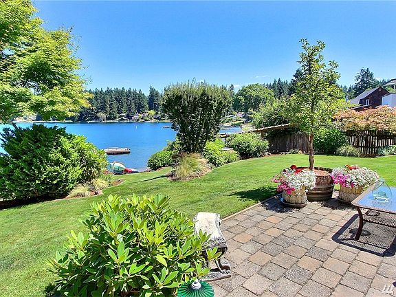 4th image of 377 Lake Louise Dr SW