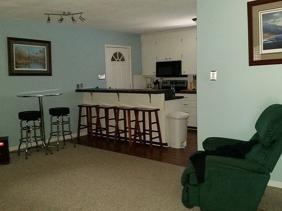 2nd image of 148 Devonshire Cir