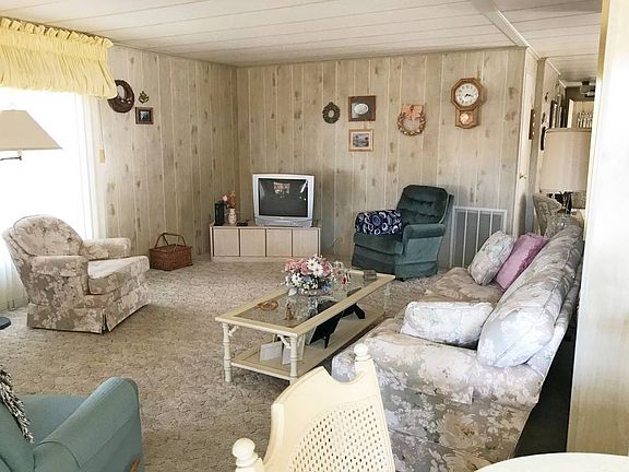 4th image of 3150 NE 36th Ave #564