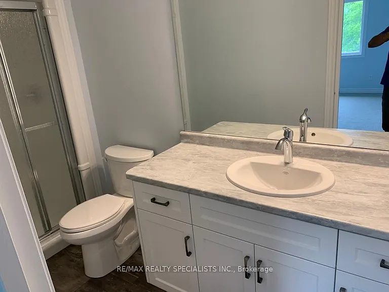 14 Damude Ave — Photo 9