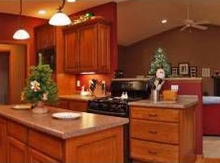 1607 N 1125 East Rd, Monticello, IL 61856