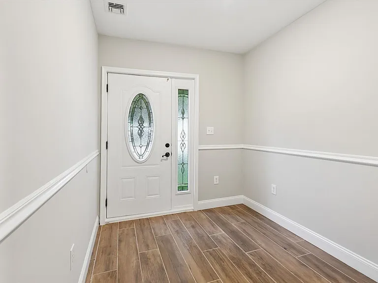 412 Heckle St — Photo 3