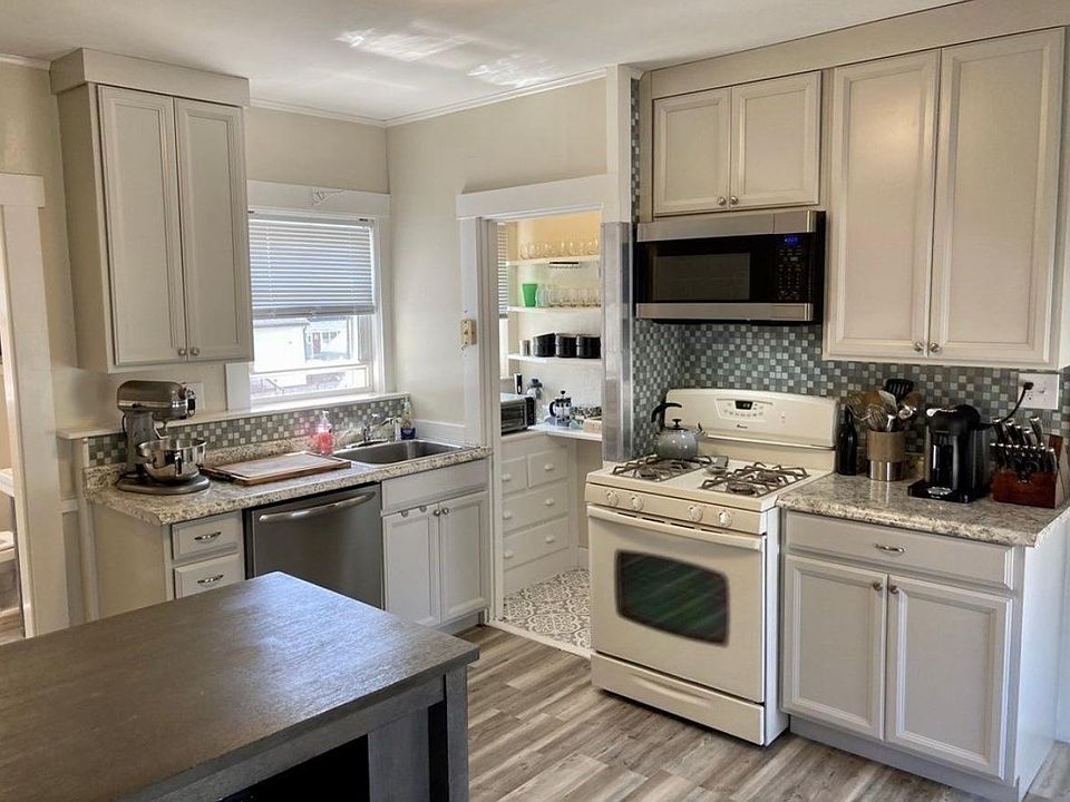 1st image of 80 Lincoln St Floor 2