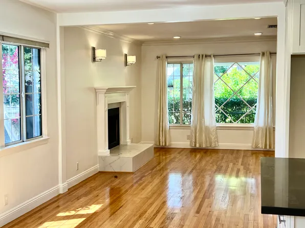 22024 Velicata St, Woodland Hills, CA 91364