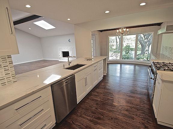 5th image of 4117 Mendenhall Dr