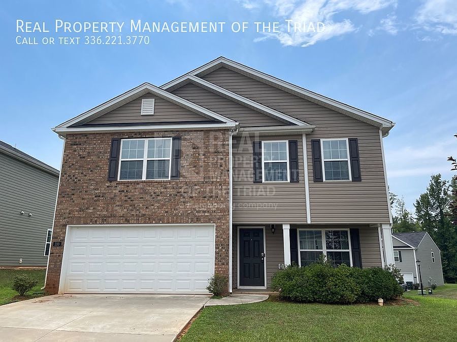 1st image of 100 Saddlehorse Ln