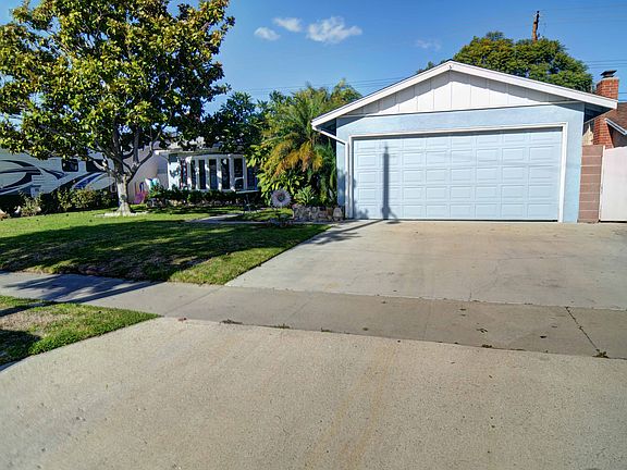 2nd image of 6431 Santa Catalina Ave