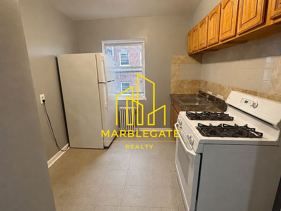 1st image of 70 Crawford St #66
