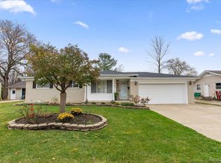 1718 Lathers St, Garden City, MI 48135