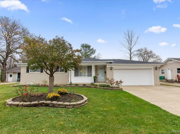 1718 Lathers St, Garden City, MI 48135