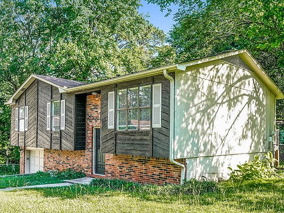4th image of 769 15th Ct NW