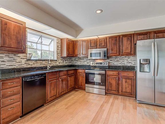 3rd image of 14878 Grantley Dr