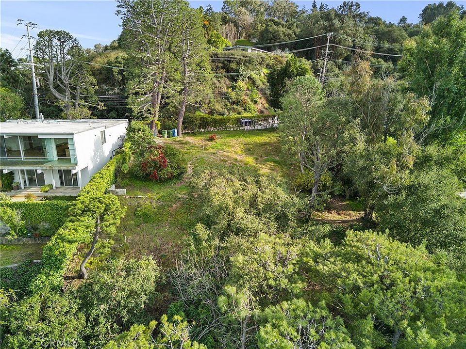1st image of 15145 Mulholland Dr #9