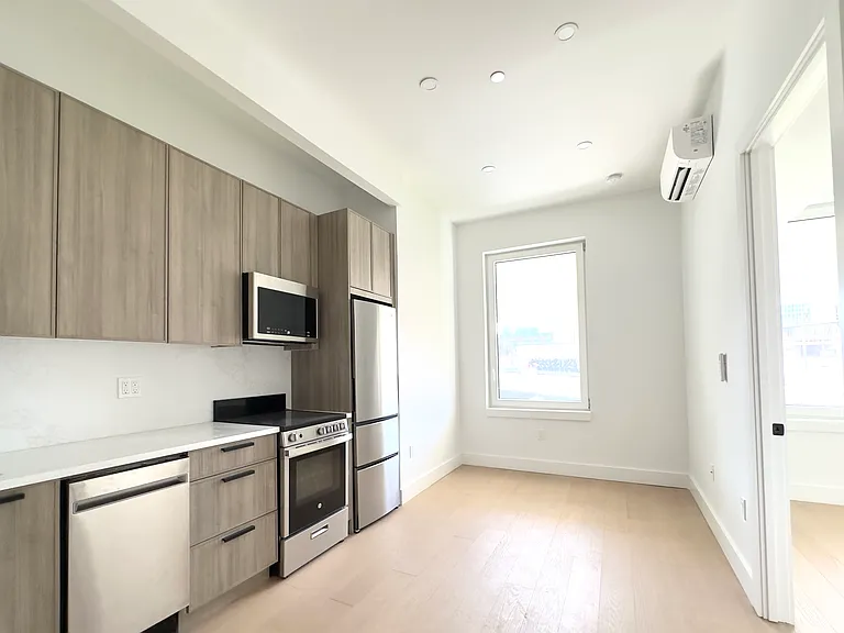 109 S 6th St #4A — Photo 2