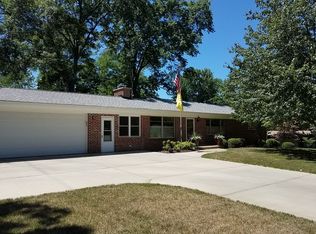 22 Cloverleaf Ln, Ballwin, MO 63011