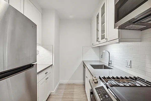 Rented by Greystar | media 4