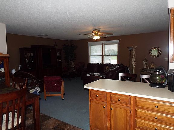 3rd image of 208 Brenda Dr