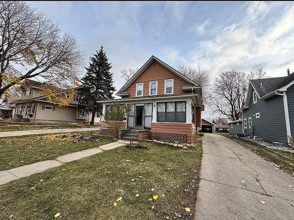 1st image of 538 1st Ave SE